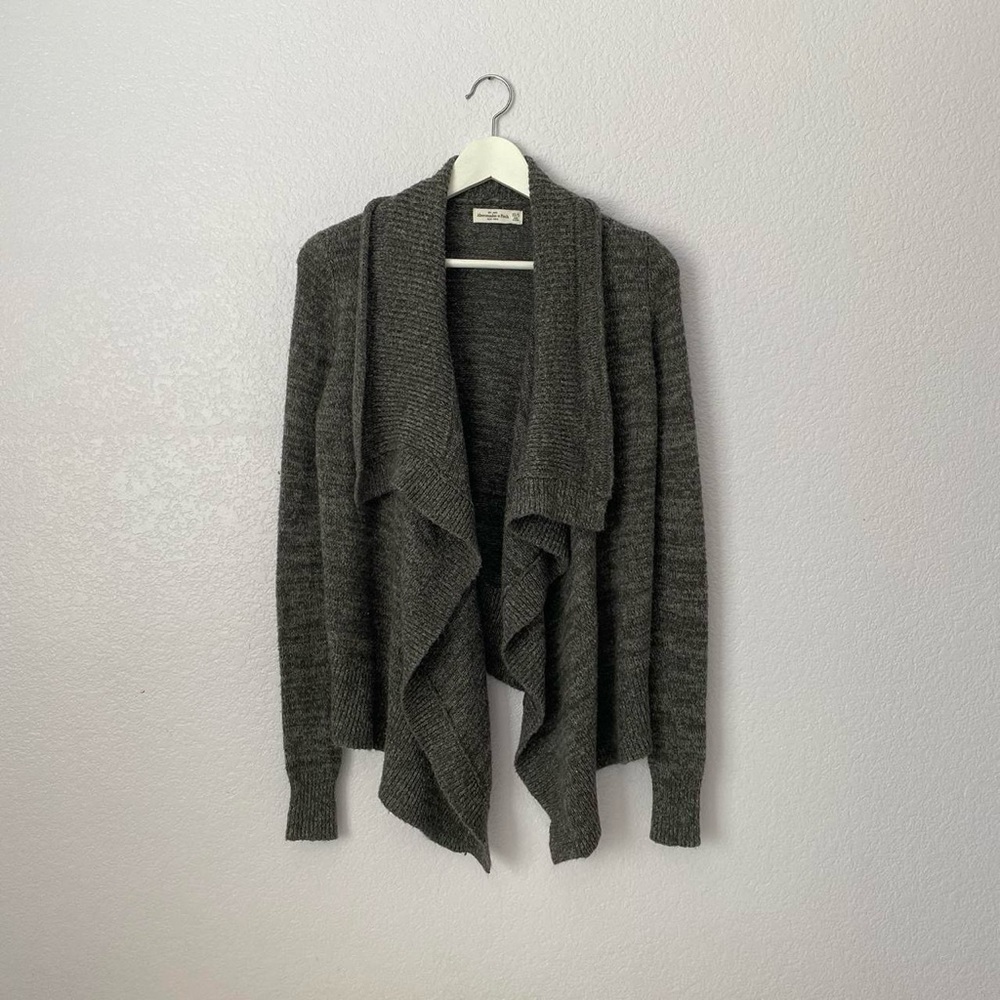 abercrombie and fitch marled grey knit blanket cardigan